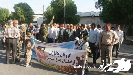 رزمندگان تخریب در رژه سالگرد دفاع مقدس 31 شهریور در قالب گروهان پیشکسوتان برازجان